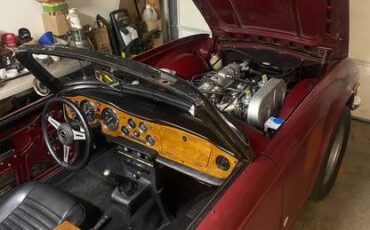 Triumph-tr6-1975-red-3