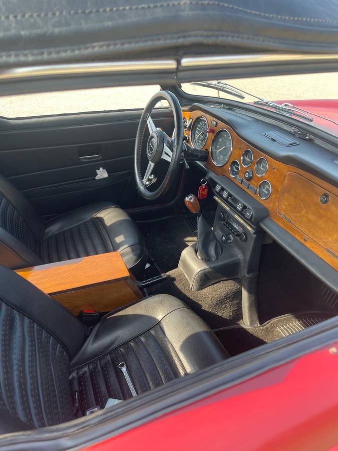 Triumph-tr6-1975-red-7