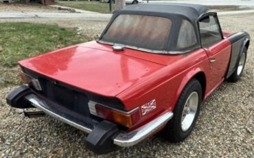 Triumph-tr6-1976-3
