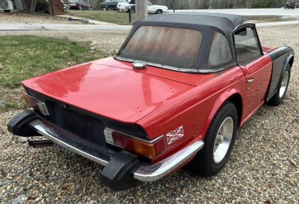 Triumph-tr6-1976-3