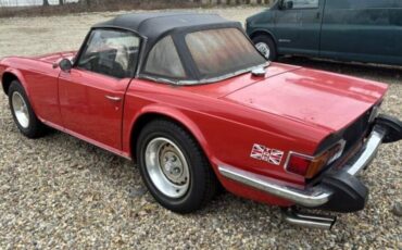 Triumph-tr6-1976-4