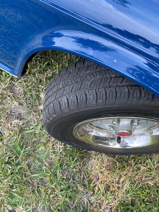 Triumph-tr6-1976-blue-10