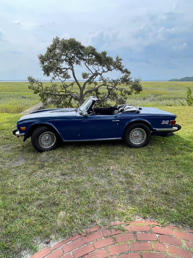 Triumph-tr6-1976-blue-11