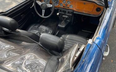Triumph-tr6-1976-blue-14