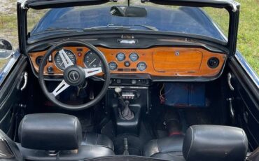 Triumph-tr6-1976-blue