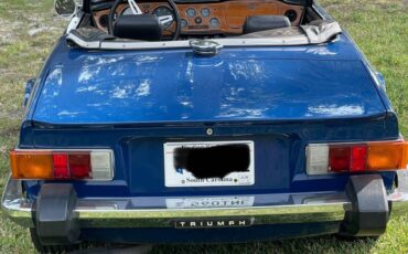 Triumph-tr6-1976-blue-9
