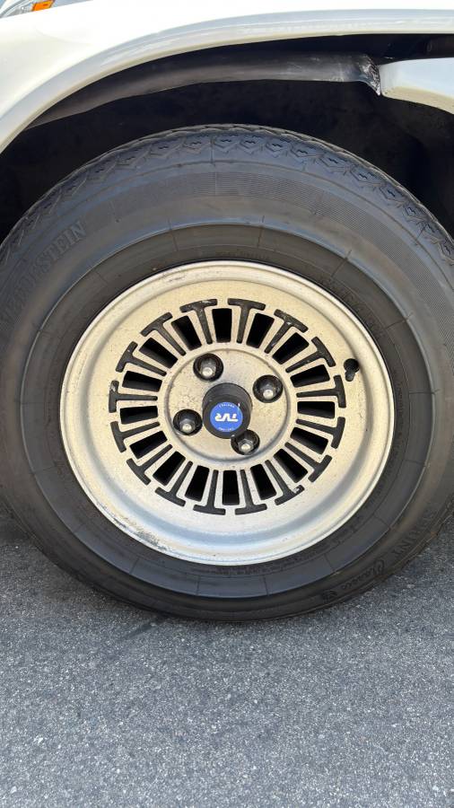 Tvr-2500m-1974-white-16