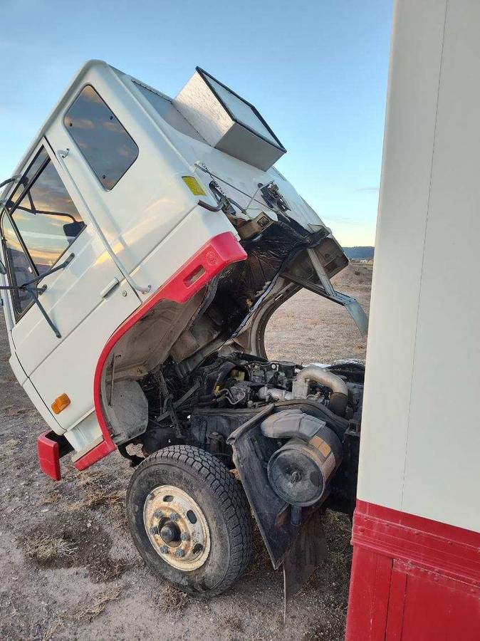 Ud-nissan-cabover-diesel-1987-custom-2
