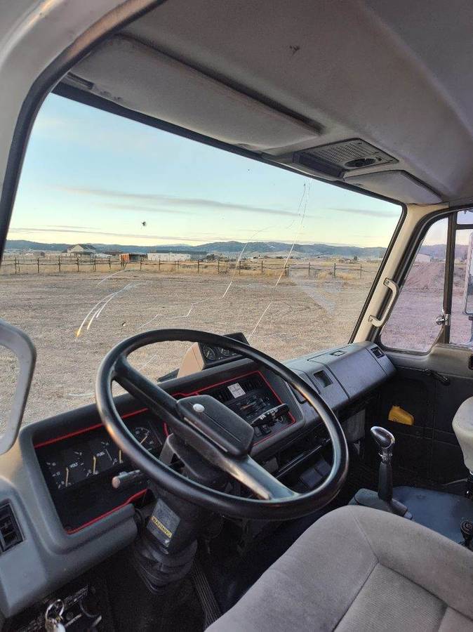 Ud-nissan-cabover-diesel-1987-custom-5
