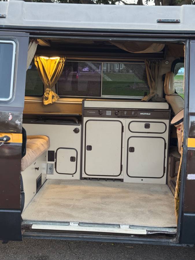 Vanagon-westfalia-1985-brown-4