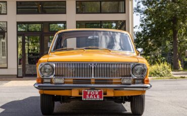 Volga-GAZ-24-1978-Sedan-1