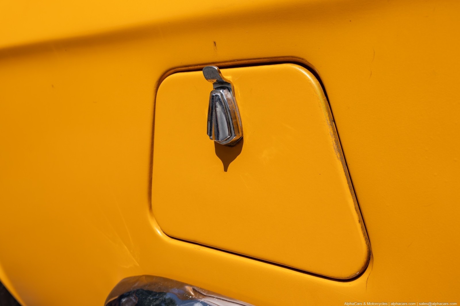 Volga-GAZ-24-1978-Sedan-16