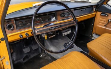 Volga-GAZ-24-1978-Sedan-29