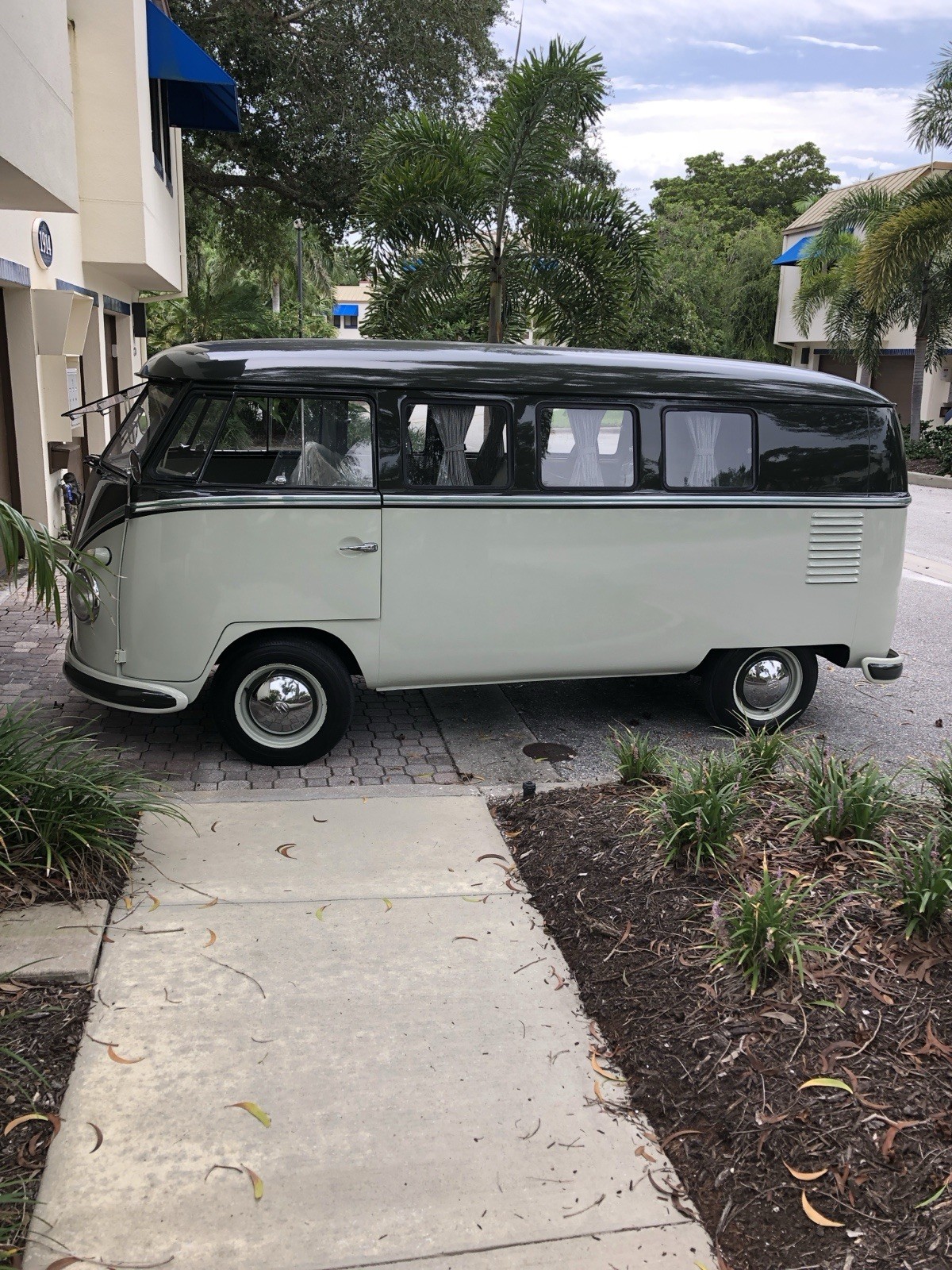 Volkswagen-1600-1962-Van-Camper-3