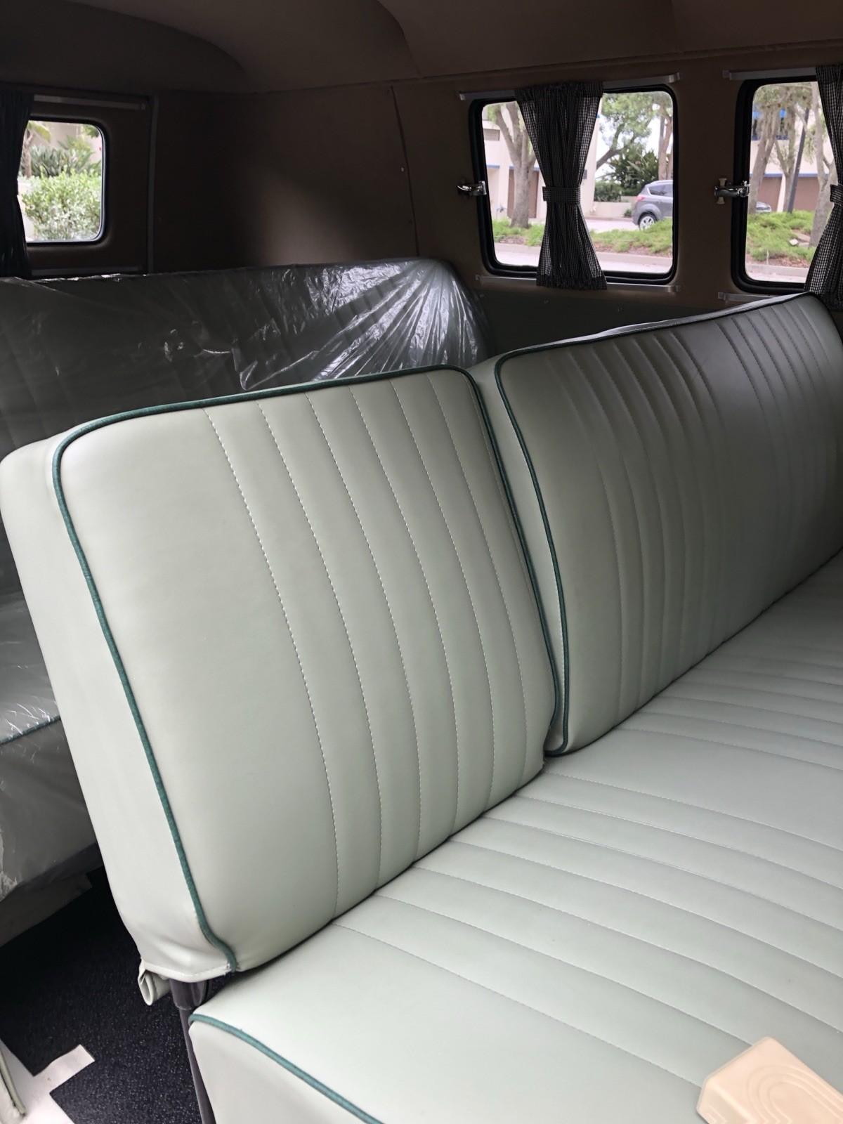 Volkswagen-1600-1962-Van-Camper-8