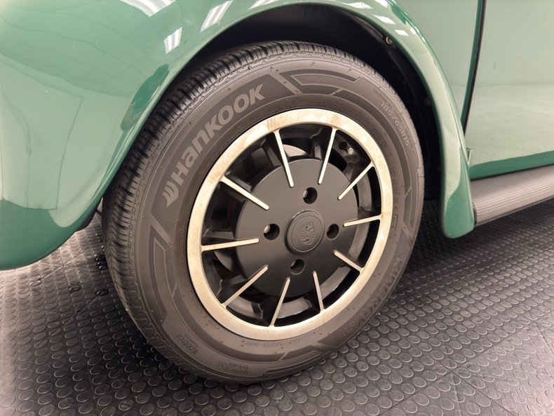 Volkswagen-Beetle-1969-Peru-Green-Black-12