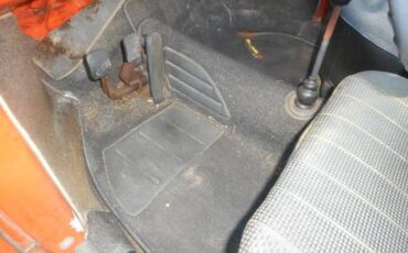 Volkswagen-Beetle-1971-Orange-19