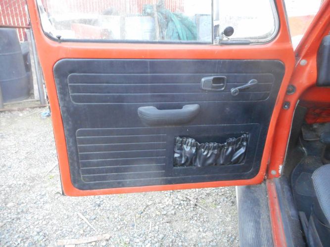 Volkswagen-Beetle-1971-Orange-23