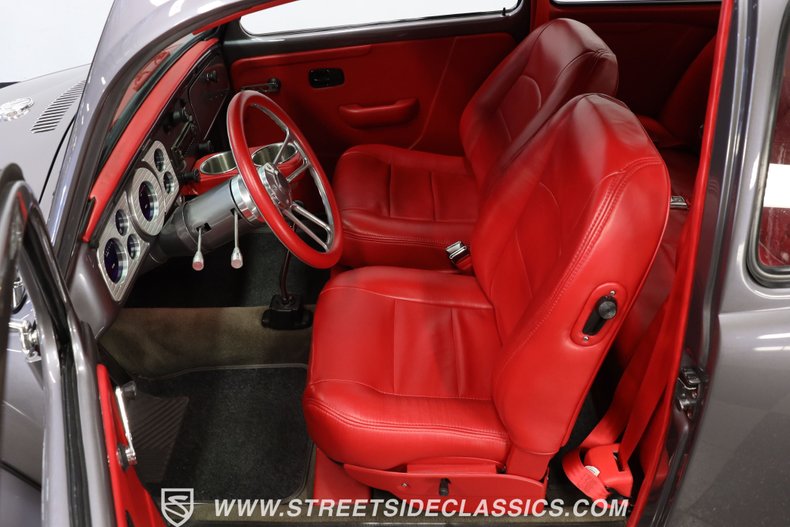 Volkswagen-Beetle-1973-Cosmic-Quartz-Red-33