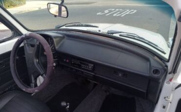 Volkswagen-Beetle-1978-White-10