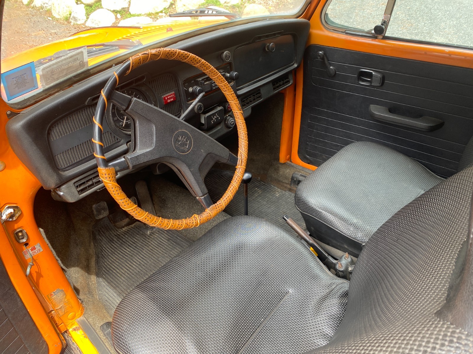 Volkswagen-Beetle-Classic-1974-Coupe-5