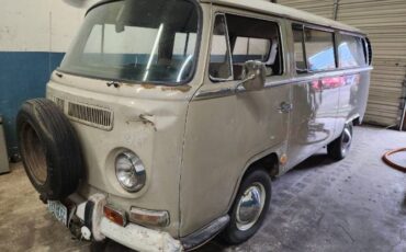 Volkswagen-Bus-1969-14