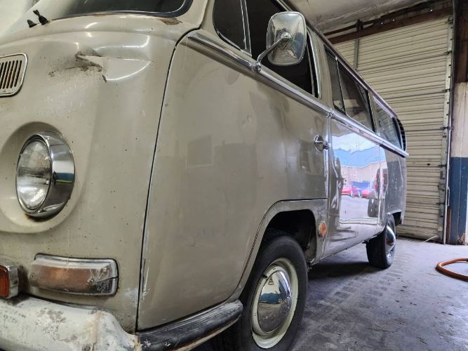 Volkswagen-Bus-1969-2