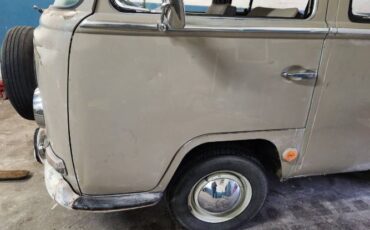 Volkswagen-Bus-1969-20