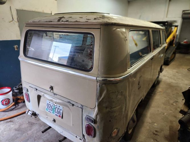 Volkswagen-Bus-1969-21