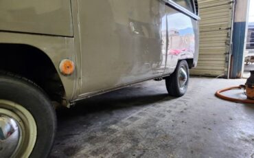 Volkswagen-Bus-1969-3