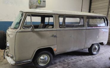 Volkswagen-Bus-1969-5