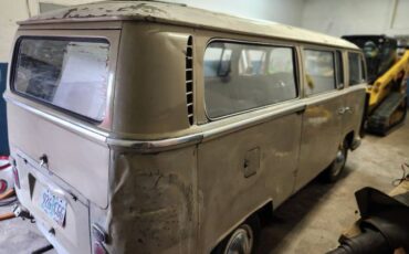 Volkswagen-Bus-1969-6