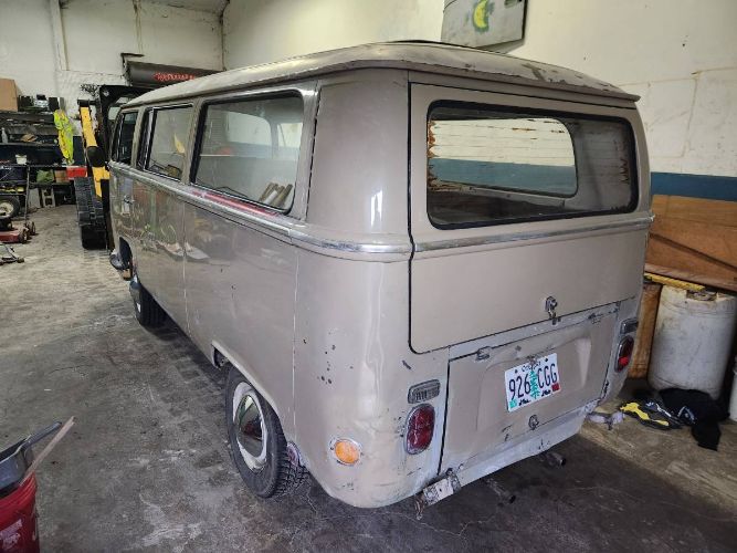Volkswagen-Bus-1969-7