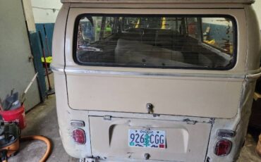 Volkswagen-Bus-1969-8