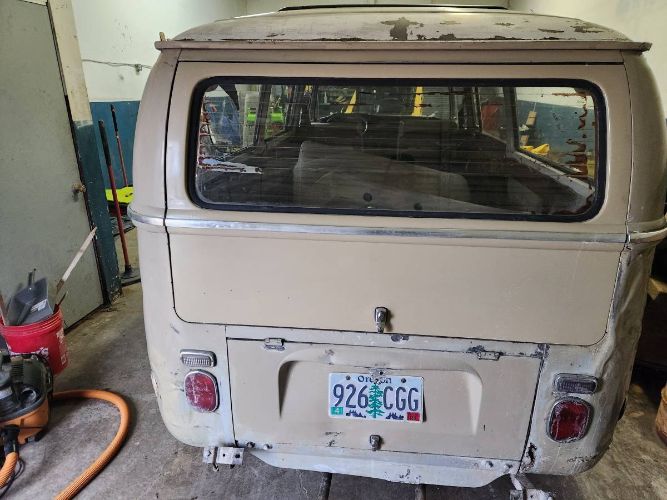 Volkswagen-Bus-1969-8