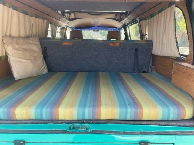 Volkswagen-Bus-1974-2