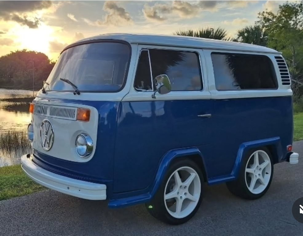 Volkswagen-BusVanagon-1973-Minivan-10