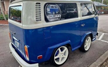 Volkswagen-BusVanagon-1973-Minivan-2