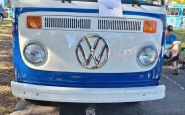 Volkswagen-BusVanagon-1973-Minivan-3