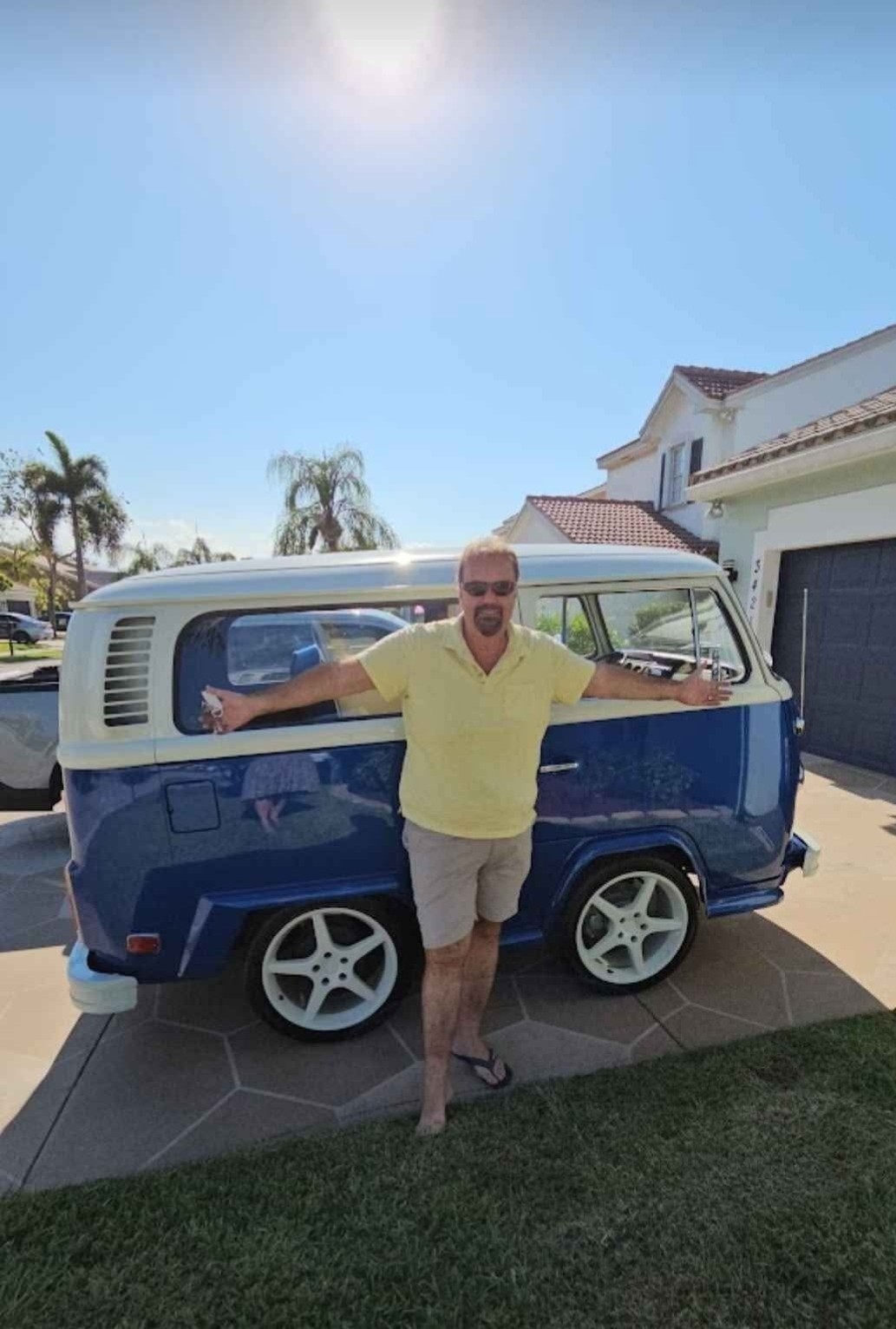 Volkswagen-BusVanagon-1973-Minivan-5