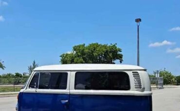 Volkswagen-BusVanagon-1973-Minivan-6