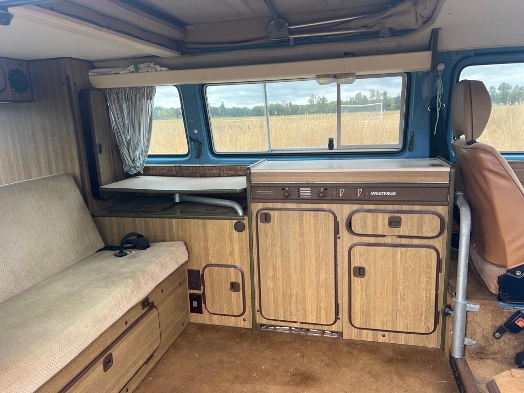 Volkswagen-BusVanagon-1980-Van-Camper-11