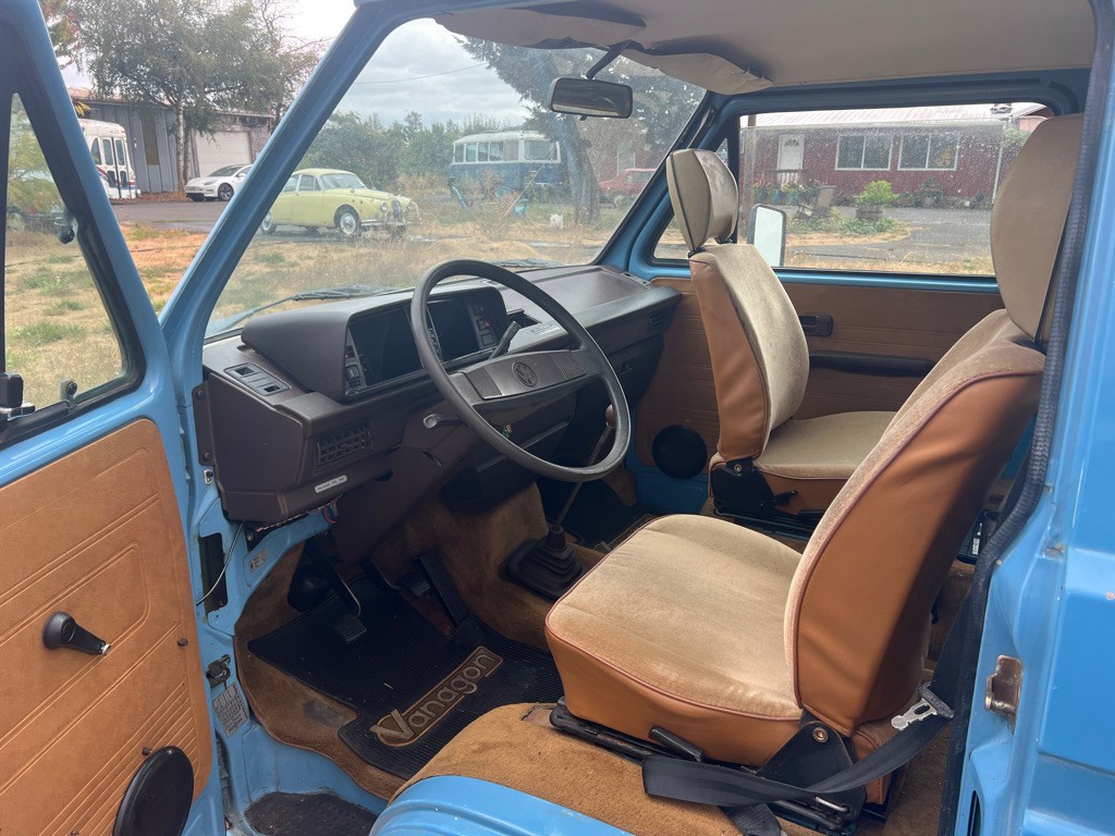 Volkswagen-BusVanagon-1980-Van-Camper-8