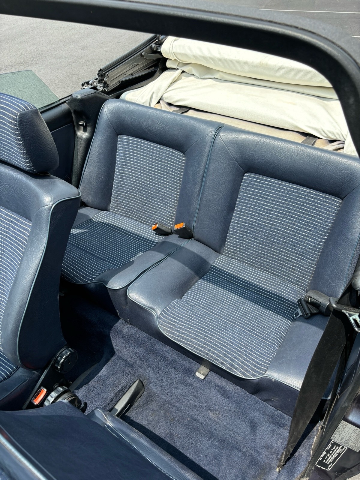Volkswagen-Cabrio-1986-Convertible-13