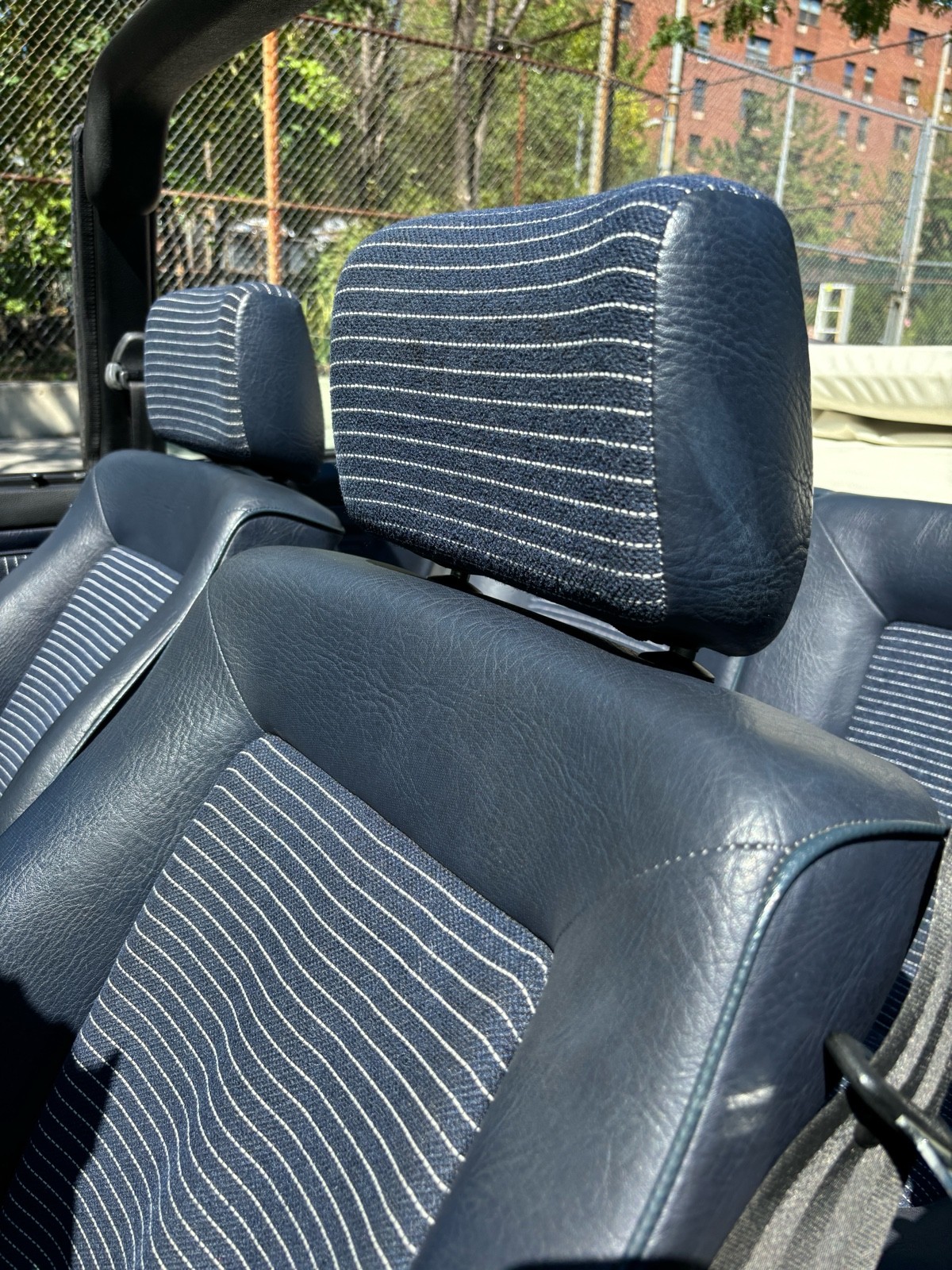 Volkswagen-Cabrio-1986-Convertible-16