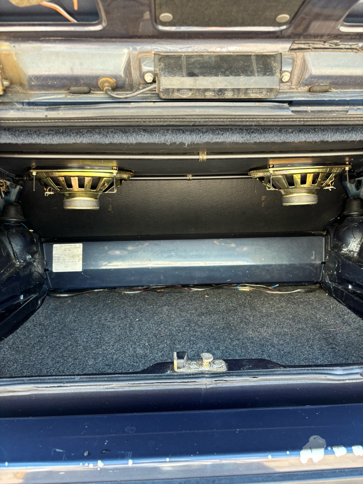 Volkswagen-Cabrio-1986-Convertible-22