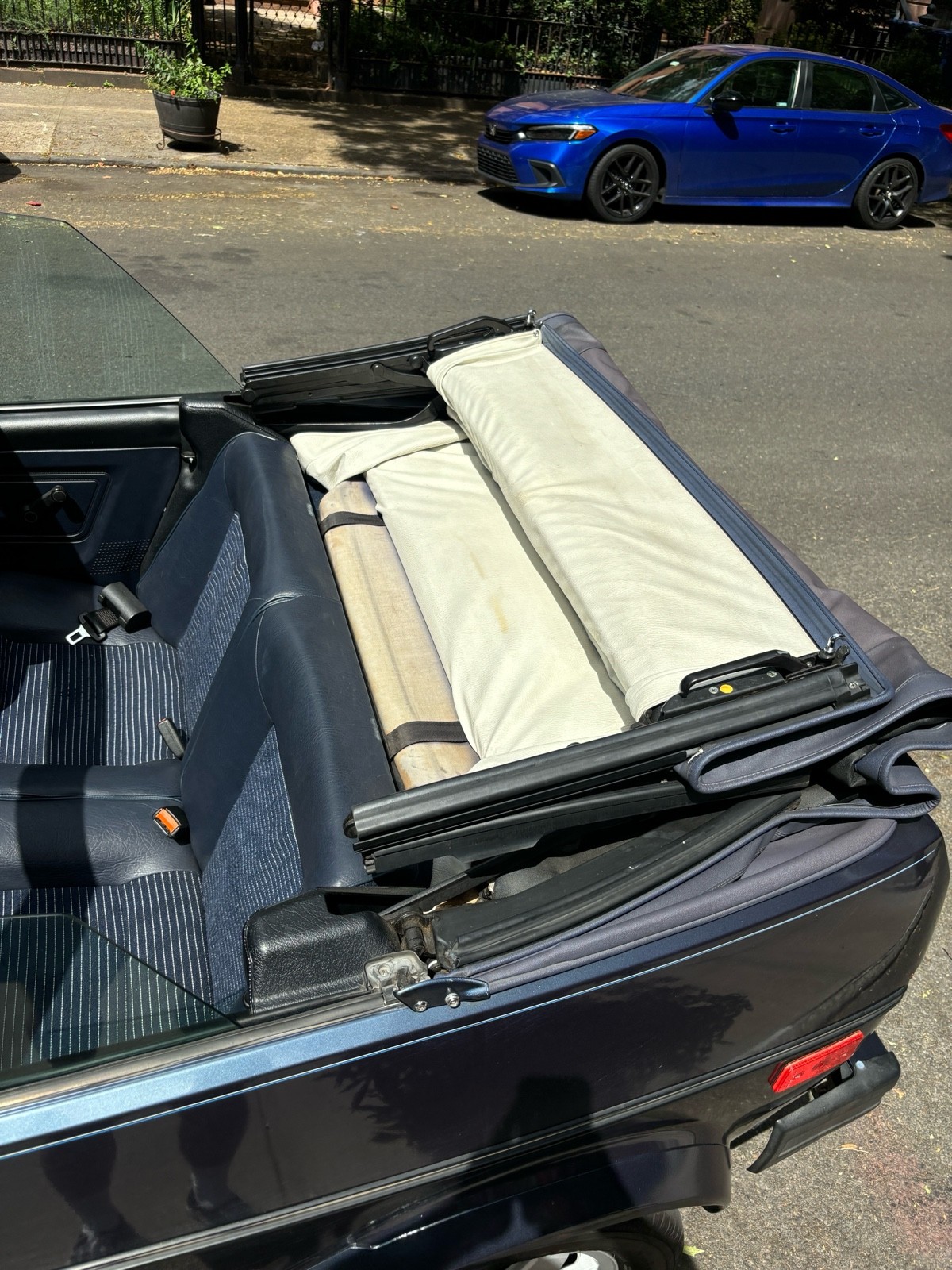 Volkswagen-Cabrio-1986-Convertible-9