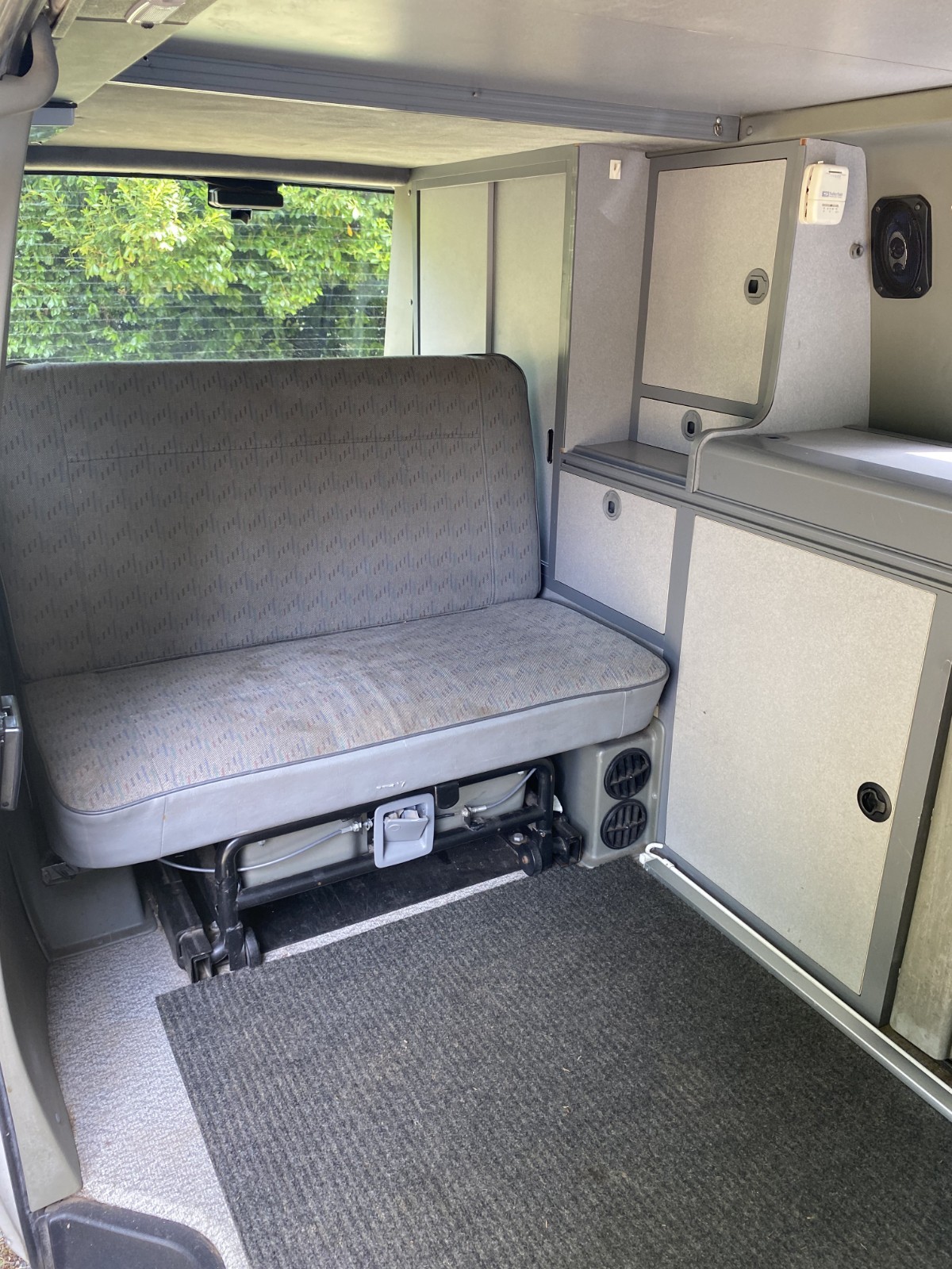 Volkswagen-EuroVan-1995-Van-Camper-14