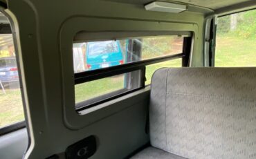 Volkswagen-EuroVan-1995-Van-Camper-24
