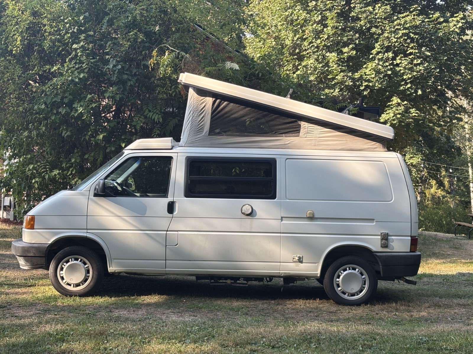 Volkswagen-EuroVan-1995-Van-Camper-3